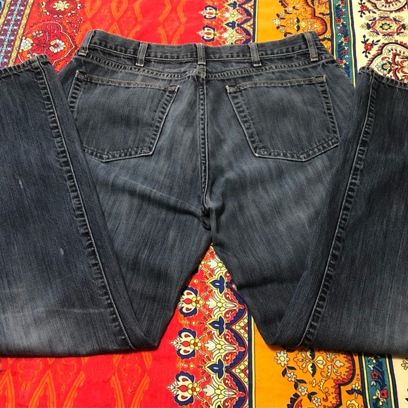 DANIEL CREMIEUX DISTRESSED JEANS. 36x30 STRAIGHT W/TAPER AT BOTTOM. IN EUC!!! - Picture 3 of 4